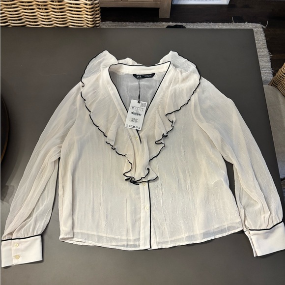 Zara Tops - Zara contrast piping ruffle blouse